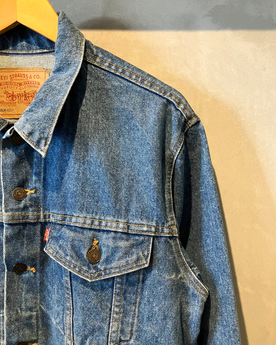Levi's 70506-0217-Denim jacket-(size 38)Made in U.S.A.