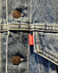 Levi’s 70505-0217-Denim jacket-(size 34)Made in U.S.A.