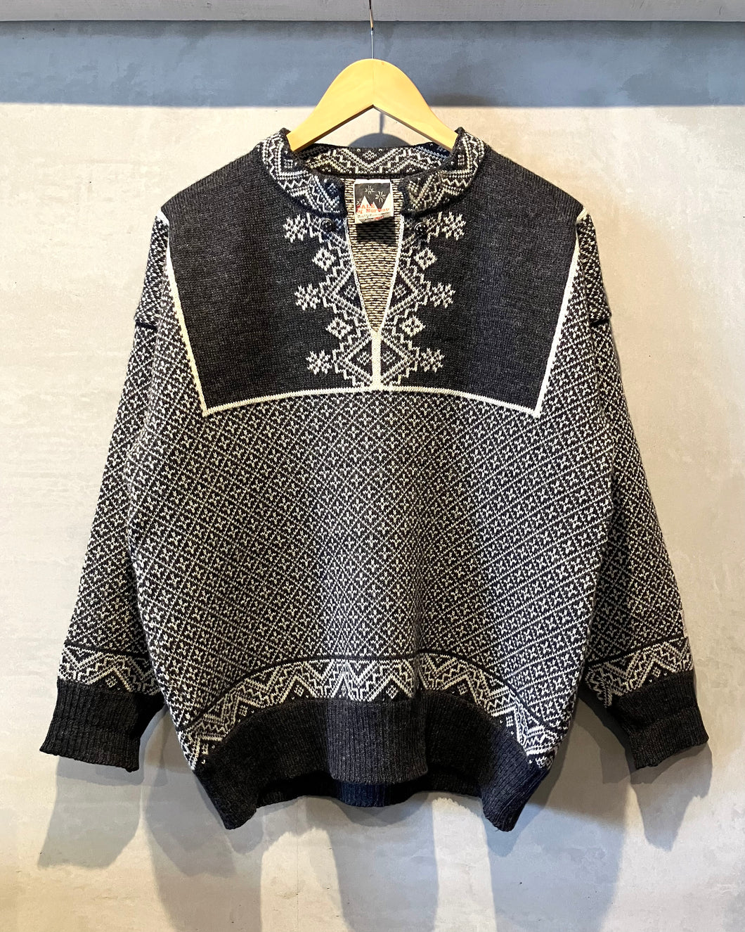 DALE OF NORWAY-Knit-Made in NORWAY