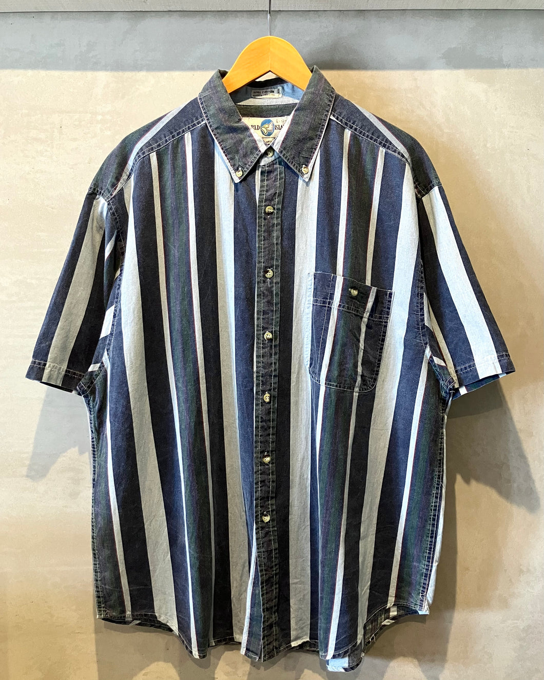 WORLD ISLAND-S/S shirt-(size XL)