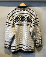 画像をギャラリービューアに読み込む, VOSS-Knit cardigan-(Lady’s size L,Men’s size S)Made in NORWAY
